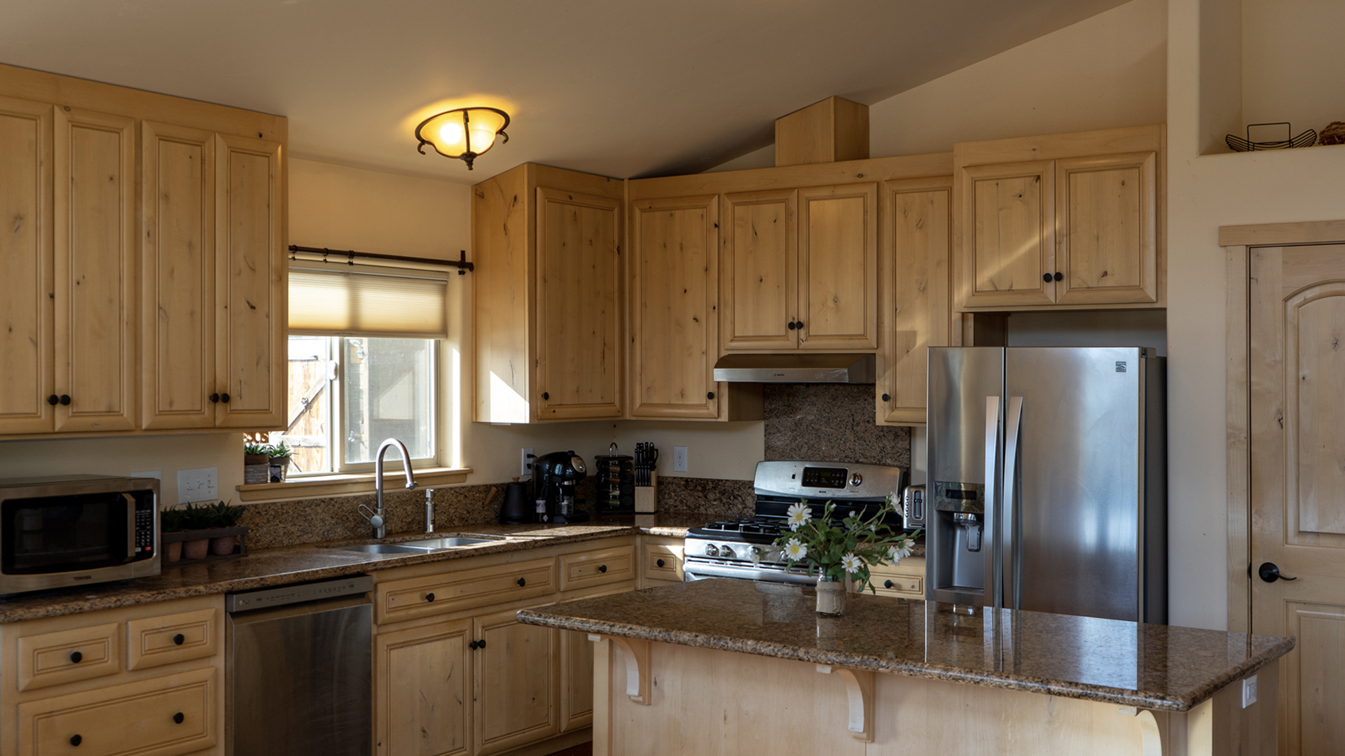 Kitchen_1920x1080_144.jpg